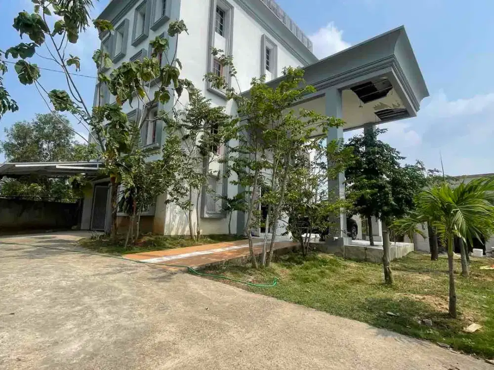 Rumah/ Gedung 5 Lantai American Classic Dijual Murah Cocok Untuk Rumah Mewah Anda dan Keluarga Halaman Luas