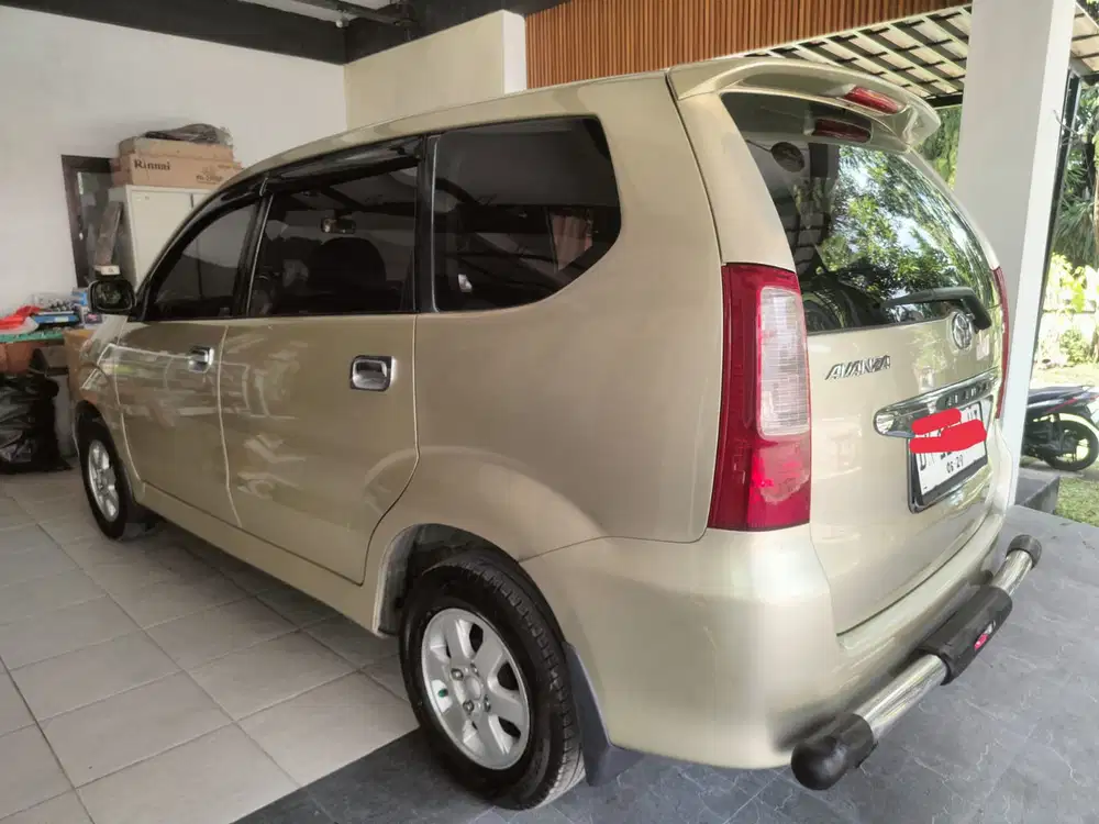 Toyota Avanza 2004 Bensin