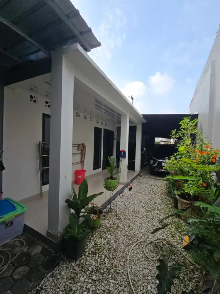 Di jual 2 Rumah Bambu Apus