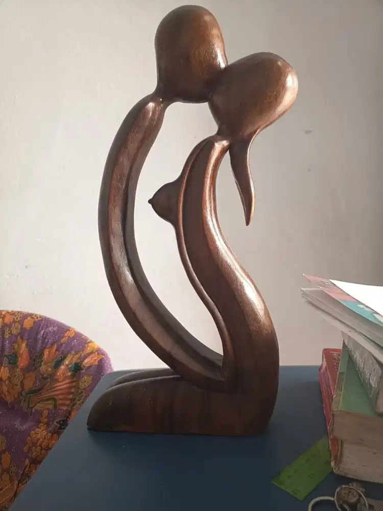 Patung Kayu Sepasang Kekasih