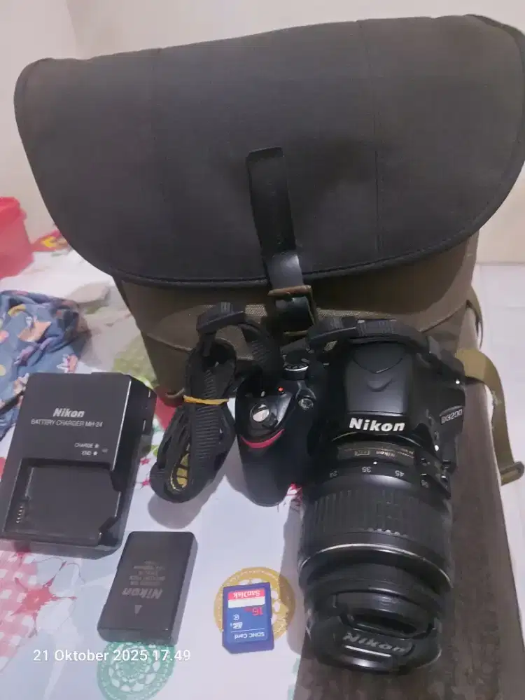 Nikon d3200kit likenew