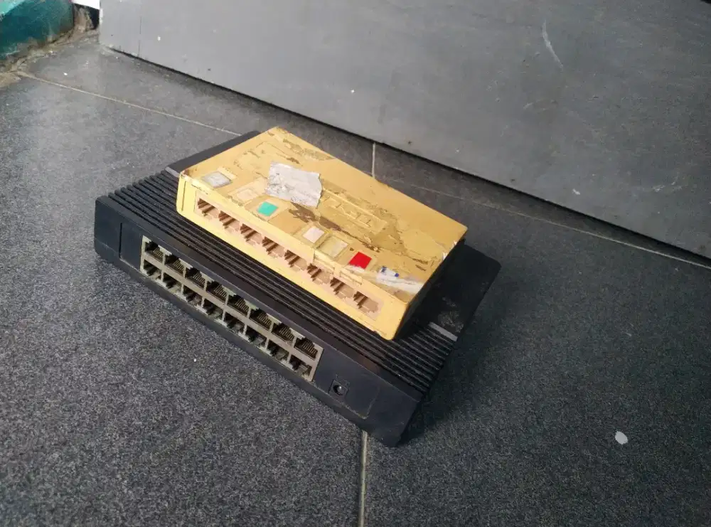 Boleh dikasih jual bgitu TPlink TL-SF1016D aja keduanya bekas kantor