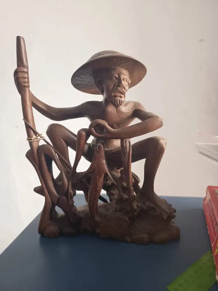 Patung Kayu Nelayan