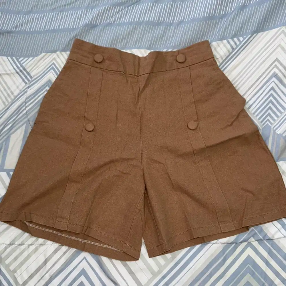 Celana Pendek Coklat