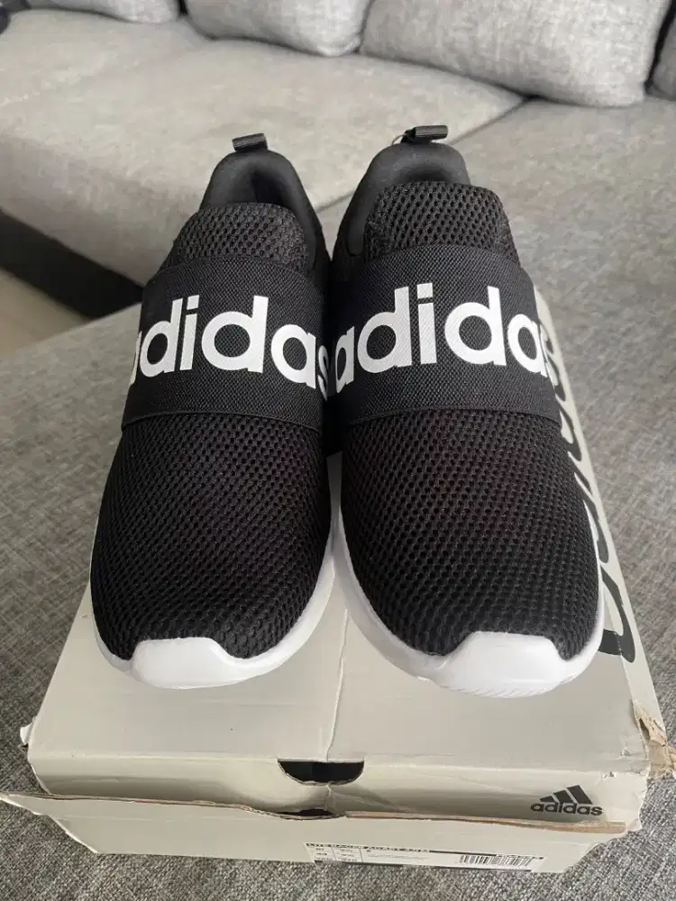 Sepatu baru Adidas size 44