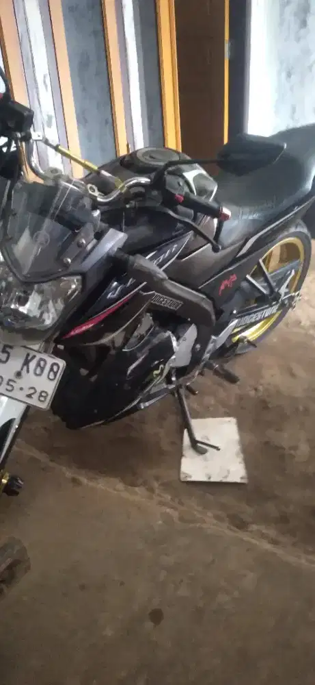 Yamaha vixion old tahun 2013 bekasi kota
