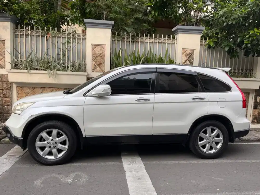 Honda CRV 2.4 matic, Th 2008, warna putih, siap dipakai
