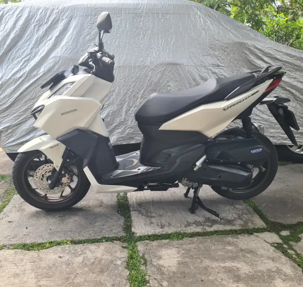Honda Vario 160 ABS 2024 MULUS KM LOW