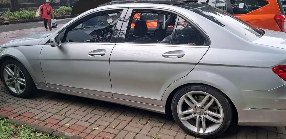 Mercedes-Benz C300 2012 Bensin