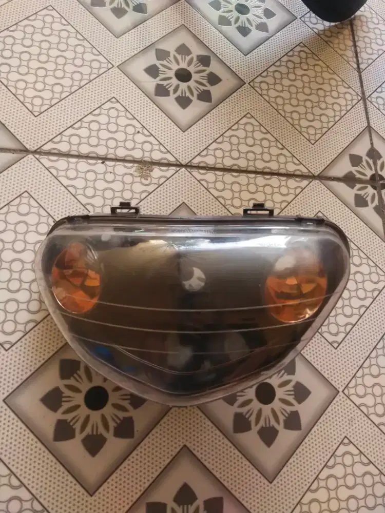 Lampu depan motor