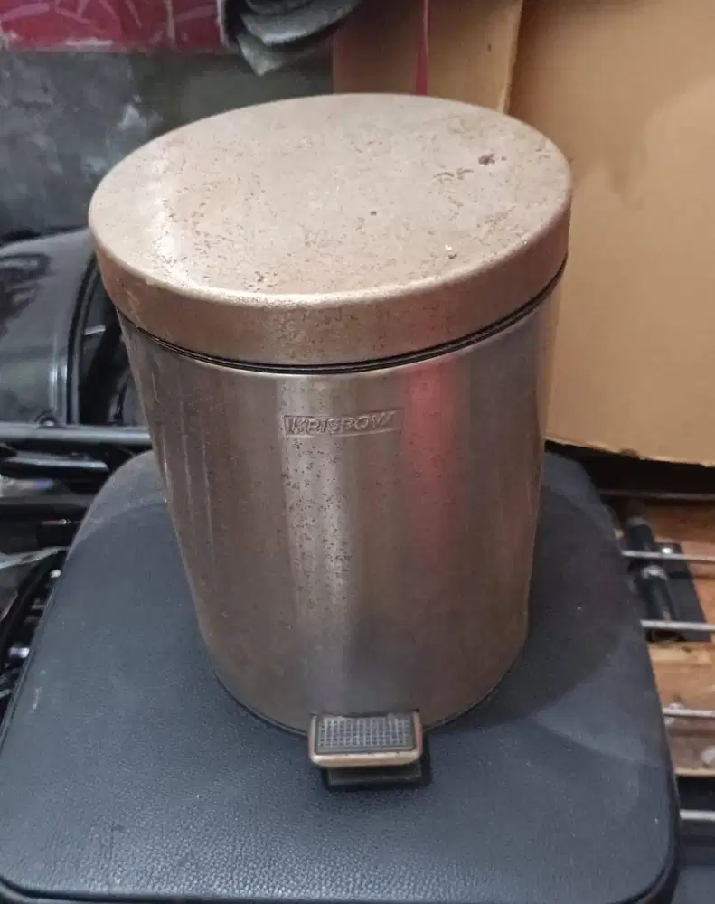 Tempat Sampah Bekas