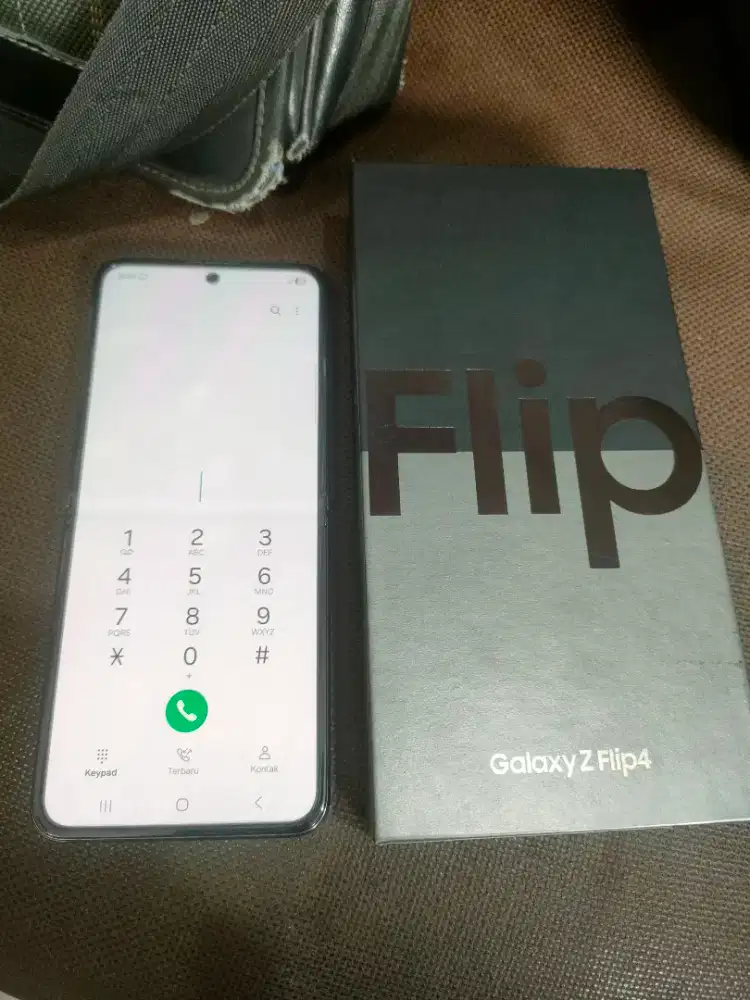 Samsung Z Flip 4 ( 8/128gb)
