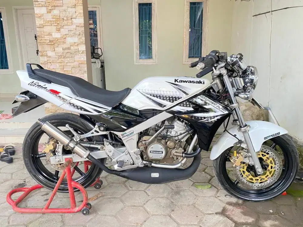 Kawasaki Ninja 150 R