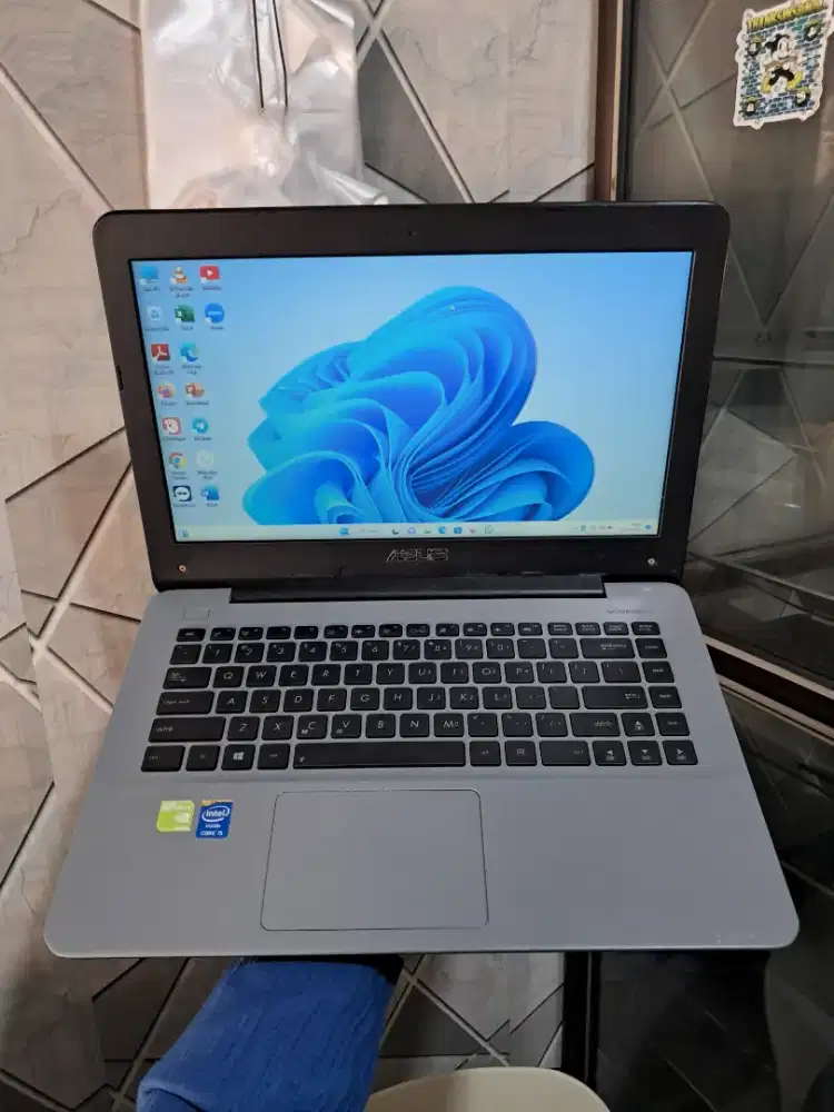 Asus x455l, i5, vga 2gb, 8gb/256gb