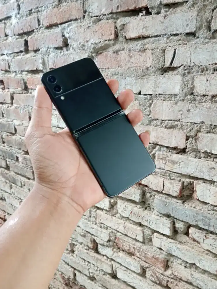 Samsung galaxy zplif 3 5G 8/128gb Resmi sein