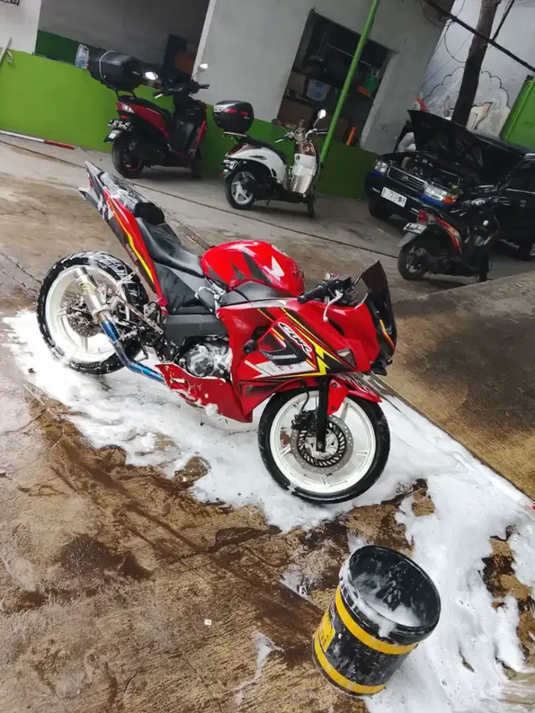 cbr 150 th 2014 mesin sehat body mulus
