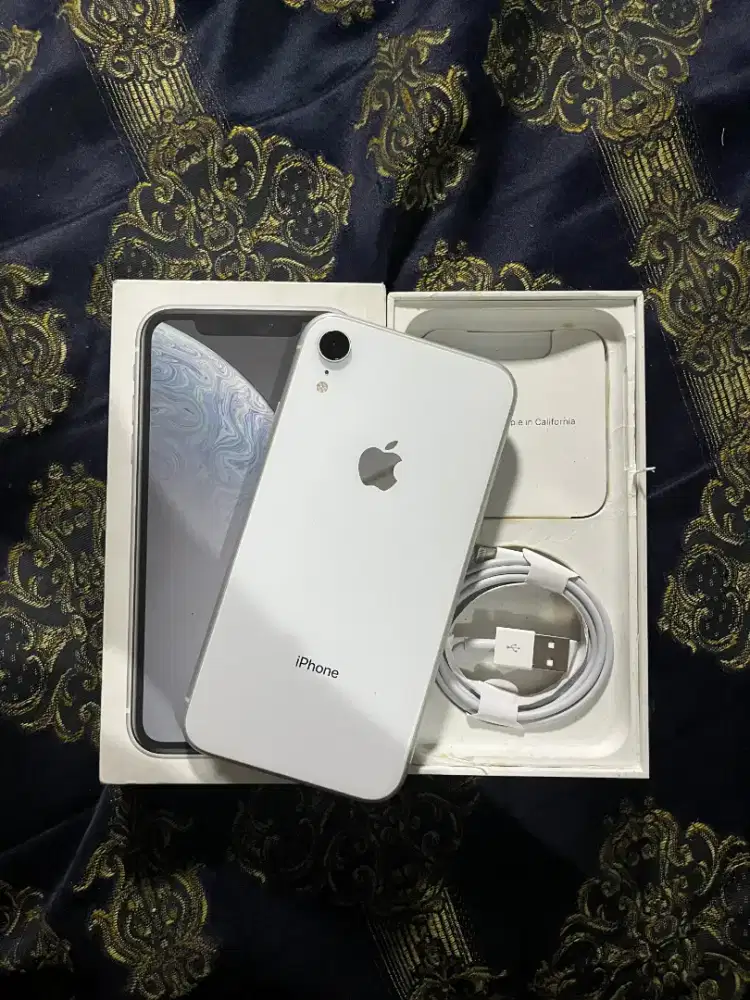 iPhone xr 128 ex iBox