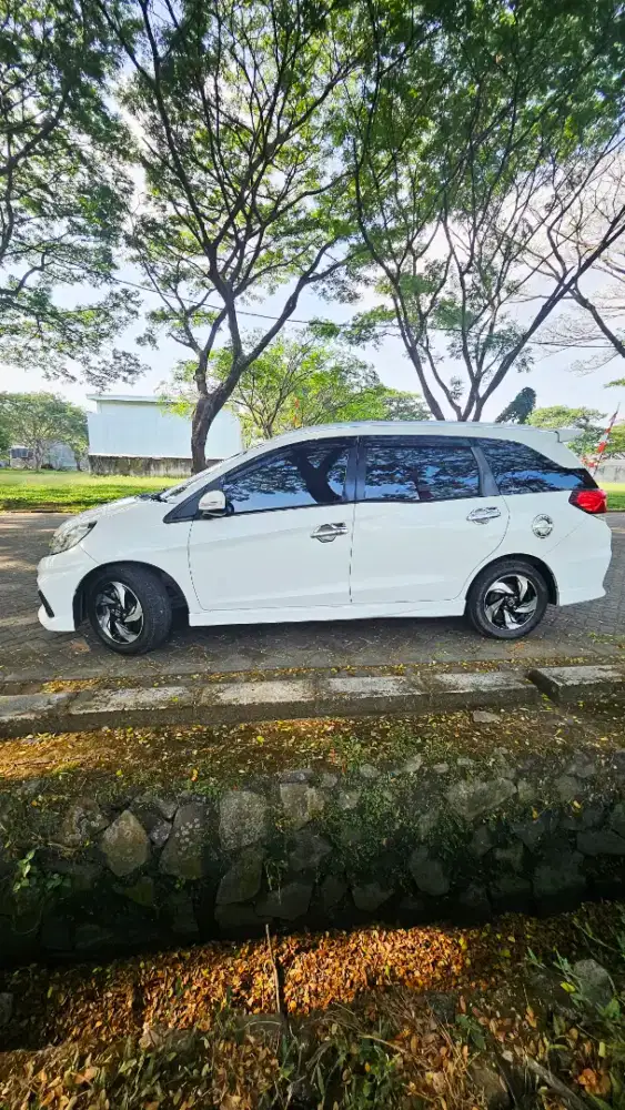Mobilio RS 2015 MT putih