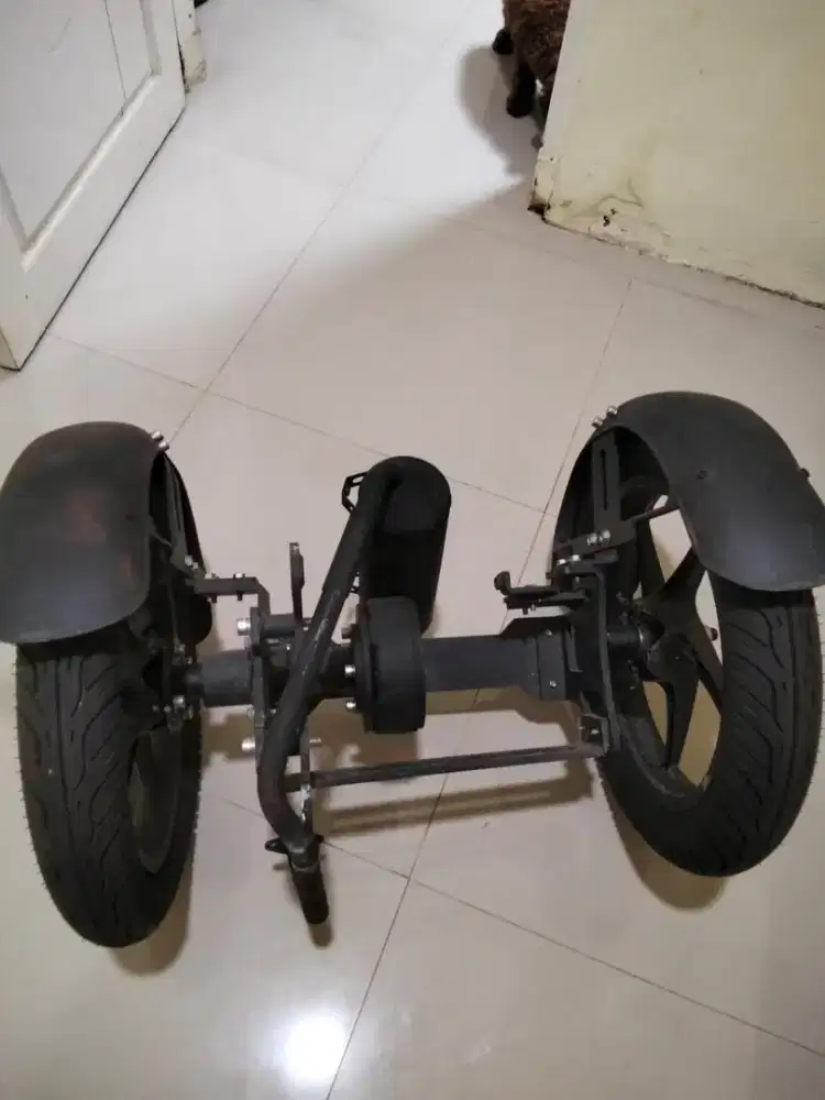 Penyangga Motor Ban Roda 3 ( Disabilitas) harga nego