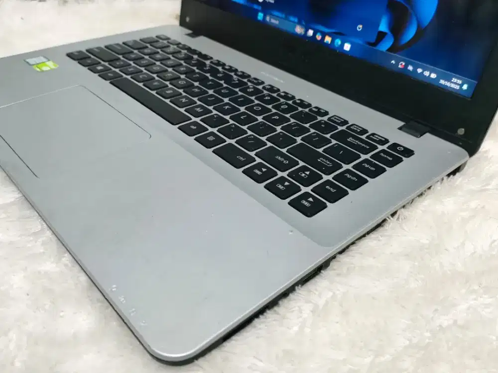 Laptop Asus A442U