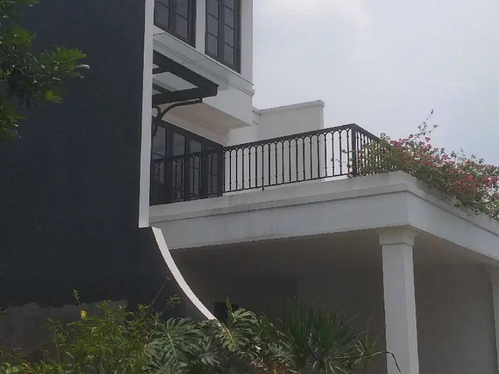 Rumah Mewah Baru 3 Lantai Balkon View Taman RTH Di Kahfi 1 Jaksel
