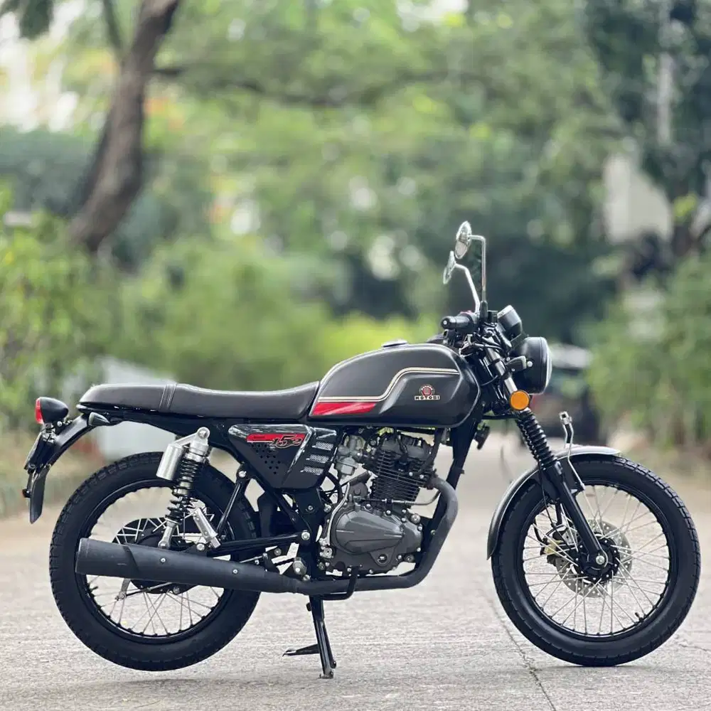 BENELLI MOTOBI 152 HITAM 2023 KM 1K PAJAK PANJANG SUPER GRES
