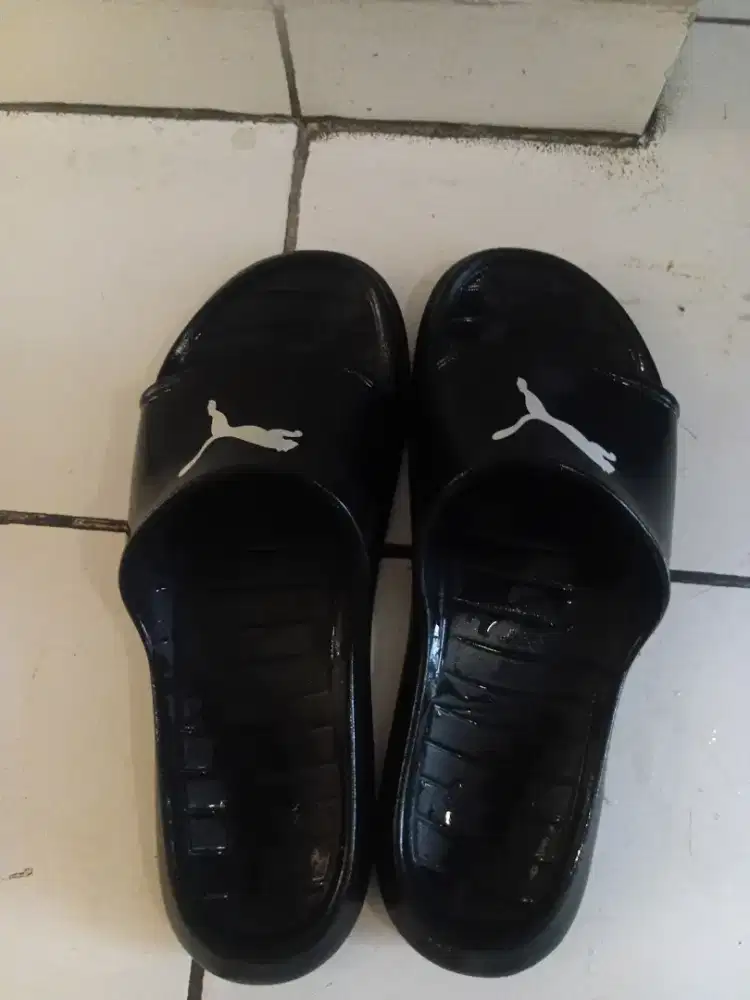 DIJUAL SENDAL PUMA SIZE 46 BARU