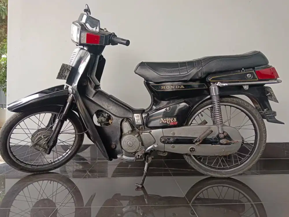 Astrea 800 tahun 1985