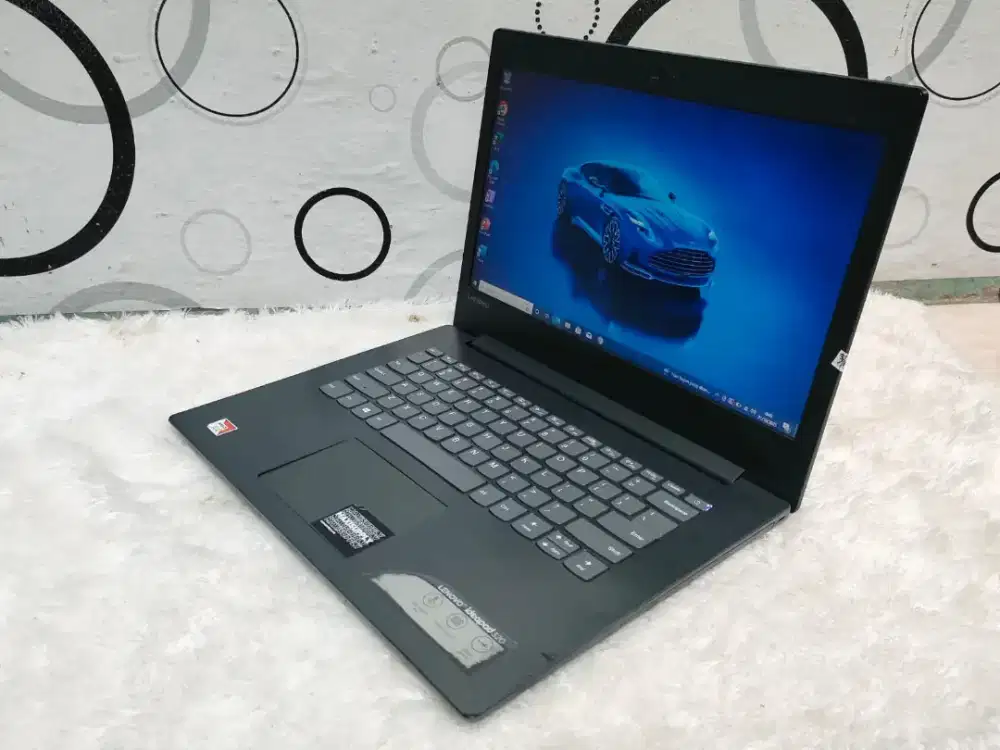 Lenovo Ideapad 330

- Amd A4 - 9120 (2CPU) ~2.2 Ghz
- Ram 4 GB