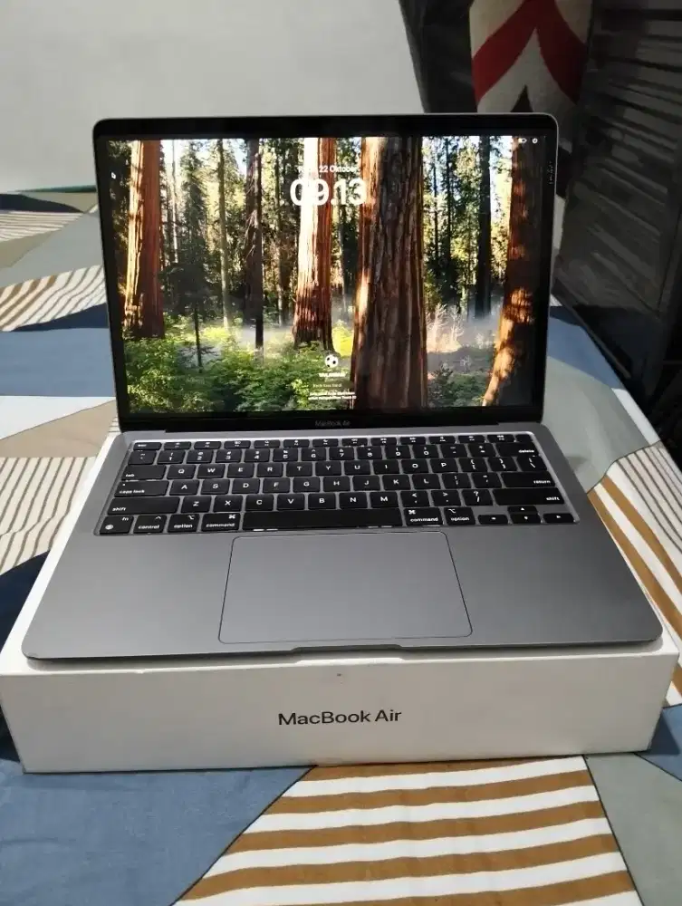 Macbook air m1 2020 ex ibox garansi on sampai feb 2026