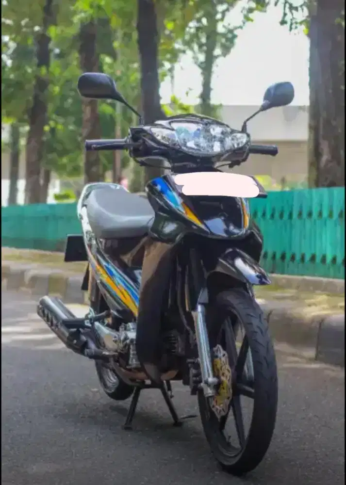Suzuki Shogun R 125  BLACK