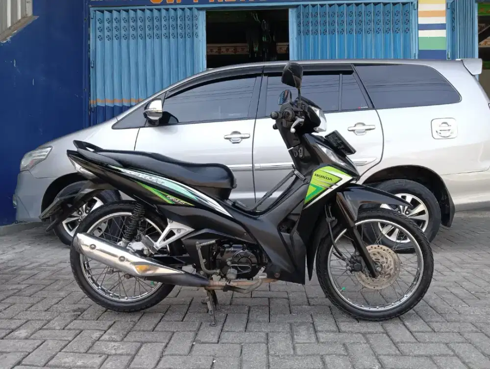 di jual Revo absolut injeksi tahun2014 pajk hidup plat AE Ngawi