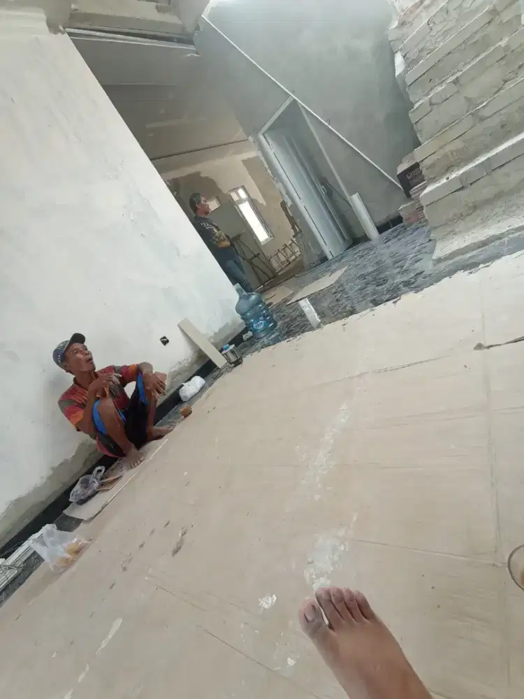 Tukang Renovasi