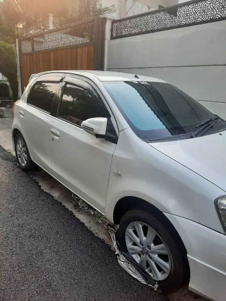 Toyota Etios Valco 2013 Bensin