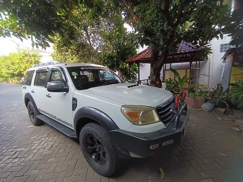 Ford Everest 2.5 10S Solar-MT tahun 2011