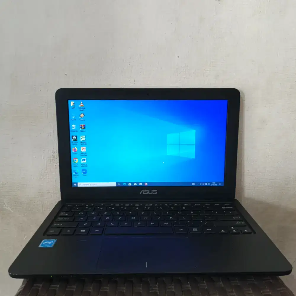 JUAL NOTEBOOK ASUS E202SA INTEL CELERON N3060 RAM 2GB HDD500GB
