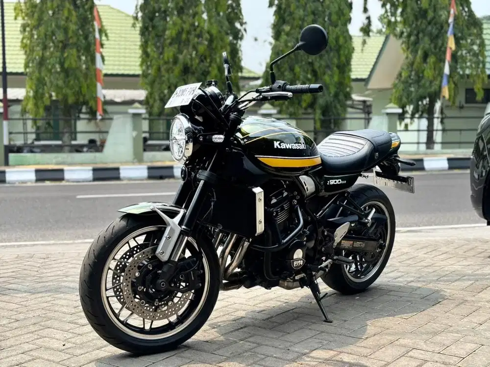 [Km 6rb]Moge Clasic Kawasaki Z 900RS 2021/2022
