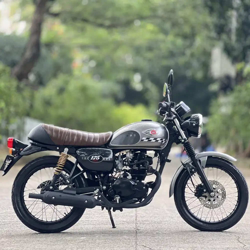 KAWASAKI W175 CAFE GREY 2023 KM RENDAH PAJAK PANJANG SUPER MULUS