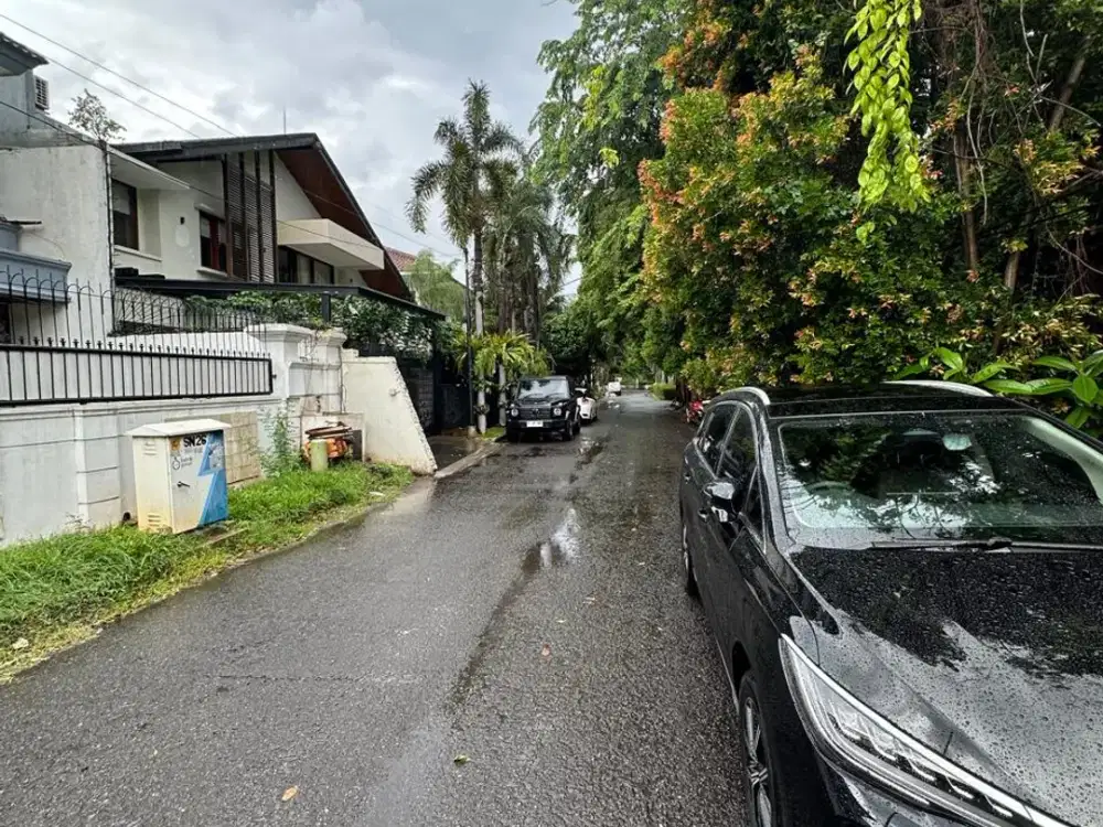 DIJUAL RUMAH LAMA SIAP HUNI DI JL. ZAMRUD PERMATA HIJAU JAKARTA SELATAN