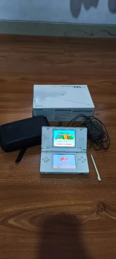 Jual Nintendo DS lite sdh modif bisa nes,Sega,supernintendo