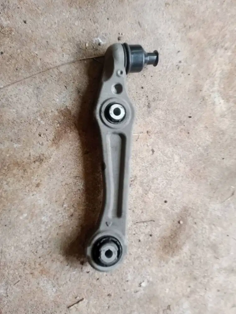 control arm atau lower arm untuk mobil Mercedes-Benz C-Class ori