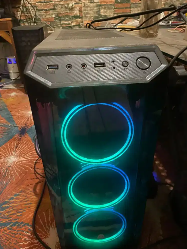 Jual PC hi spec semua game libas, design enteng