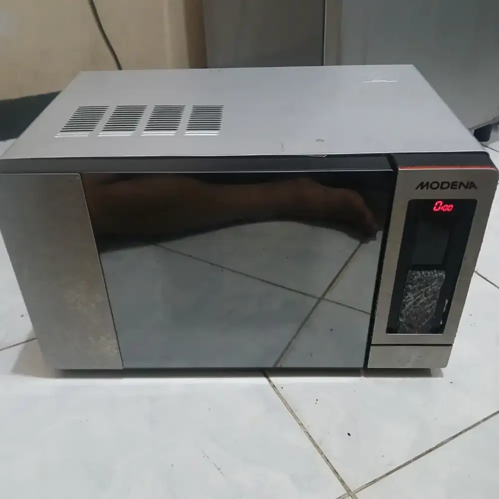 Microwave oven modena