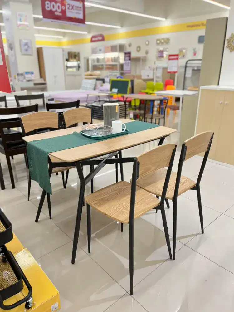 Meja makan set 1 meja 4 kursi
