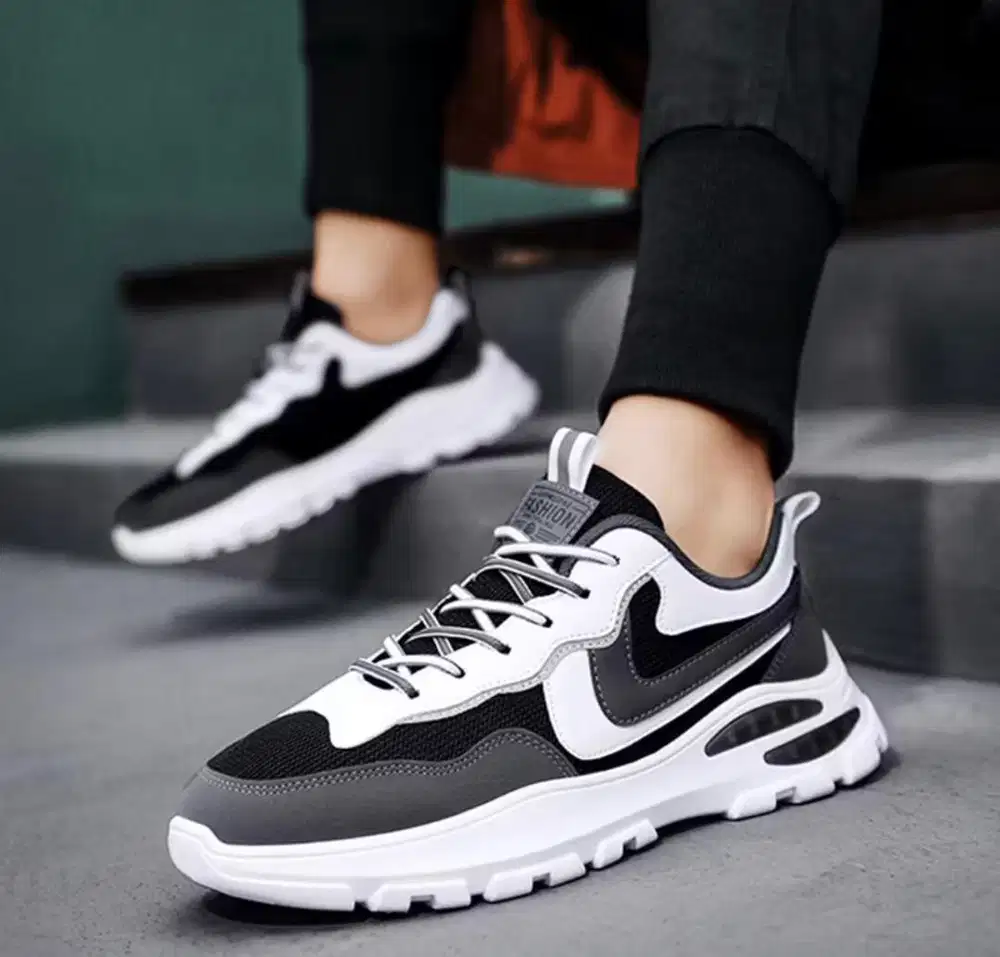 SEPATU SNEAKERS PRIA SPORT