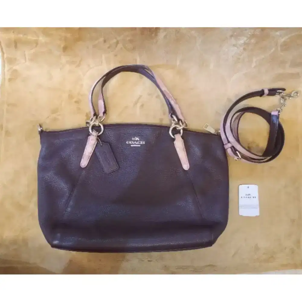 Coach Kelsey preloved