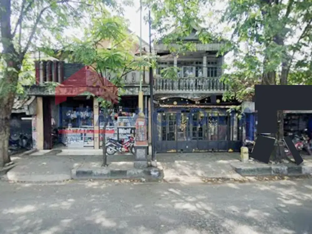 Rumah Vintage Posisi Hook Lokasi Strategis Dekat Rampal & Stasiun Kota