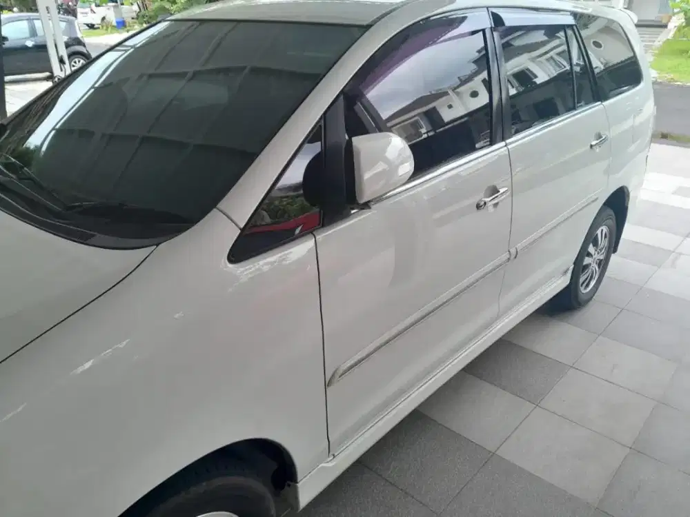Toyota inova BARONG V diesel AT 2014, istimewa !!