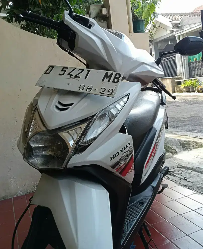 Honda Beat Fi 2014 Putih Ori mulus siap pakai