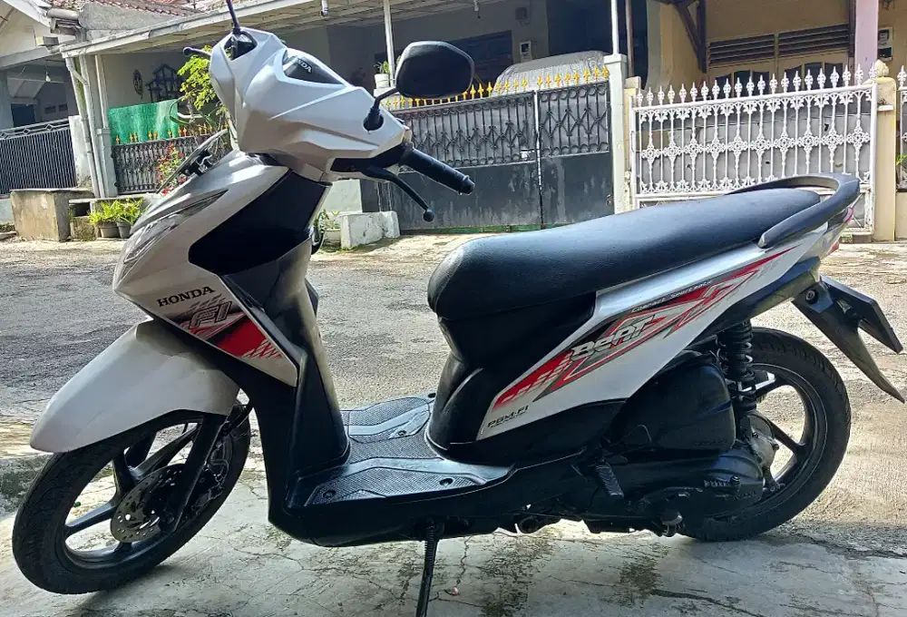 Honda Beat Fi 2014 Putih Ori mulus siap pakai